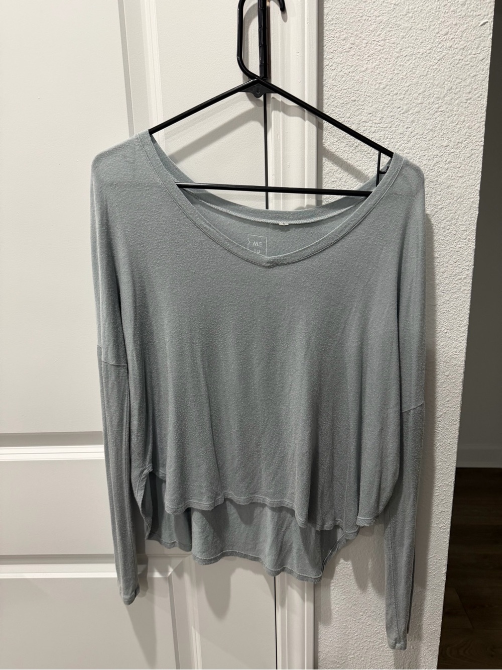 Me to We Relaxed Fit Long Sleeve Scoop Neck Tunic Top
